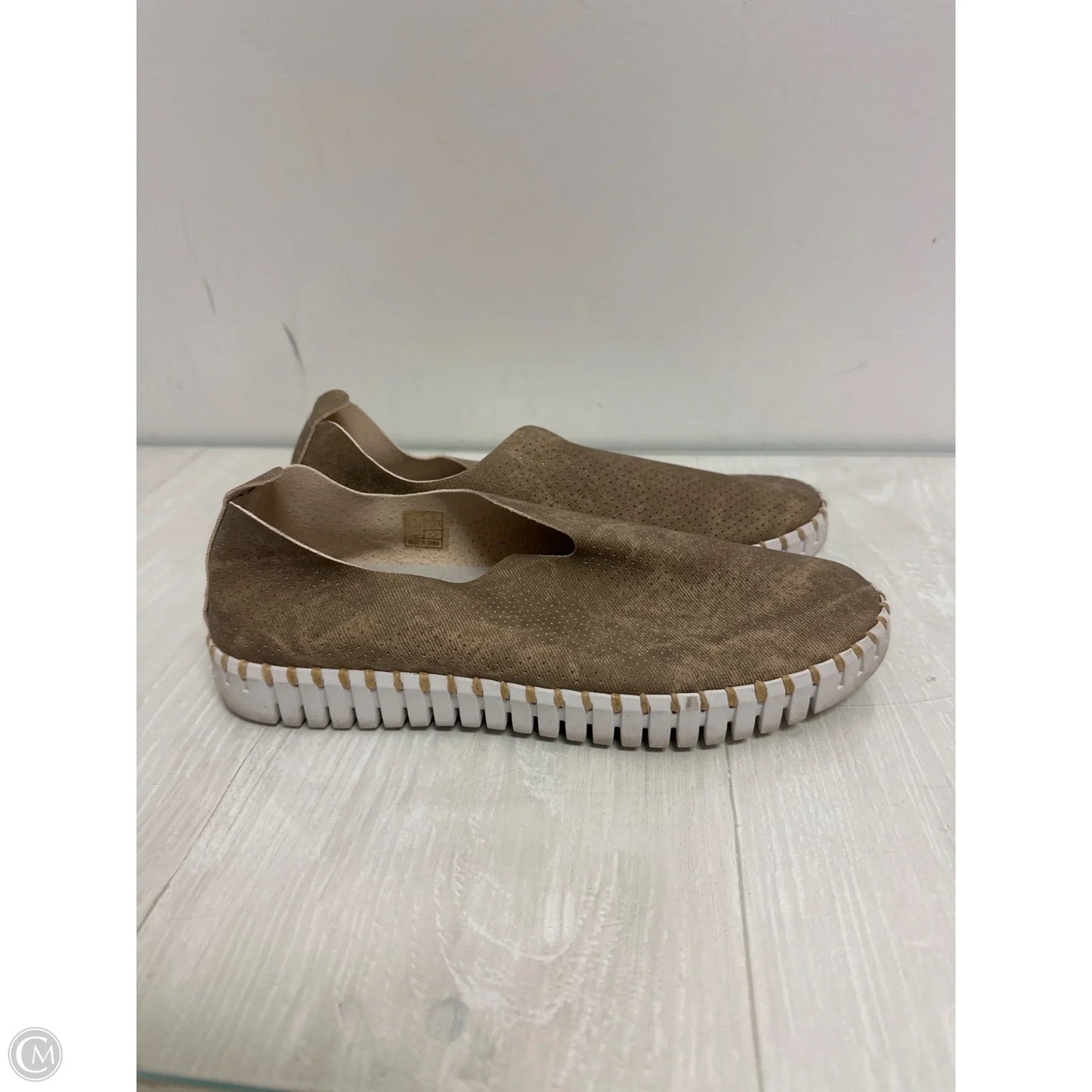 Shoes Flats By Clothes Mentor In Brown, Size: 8.5