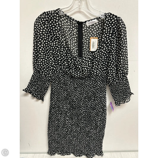 Dress Casual Short By Vestique In Black & White, Size: M