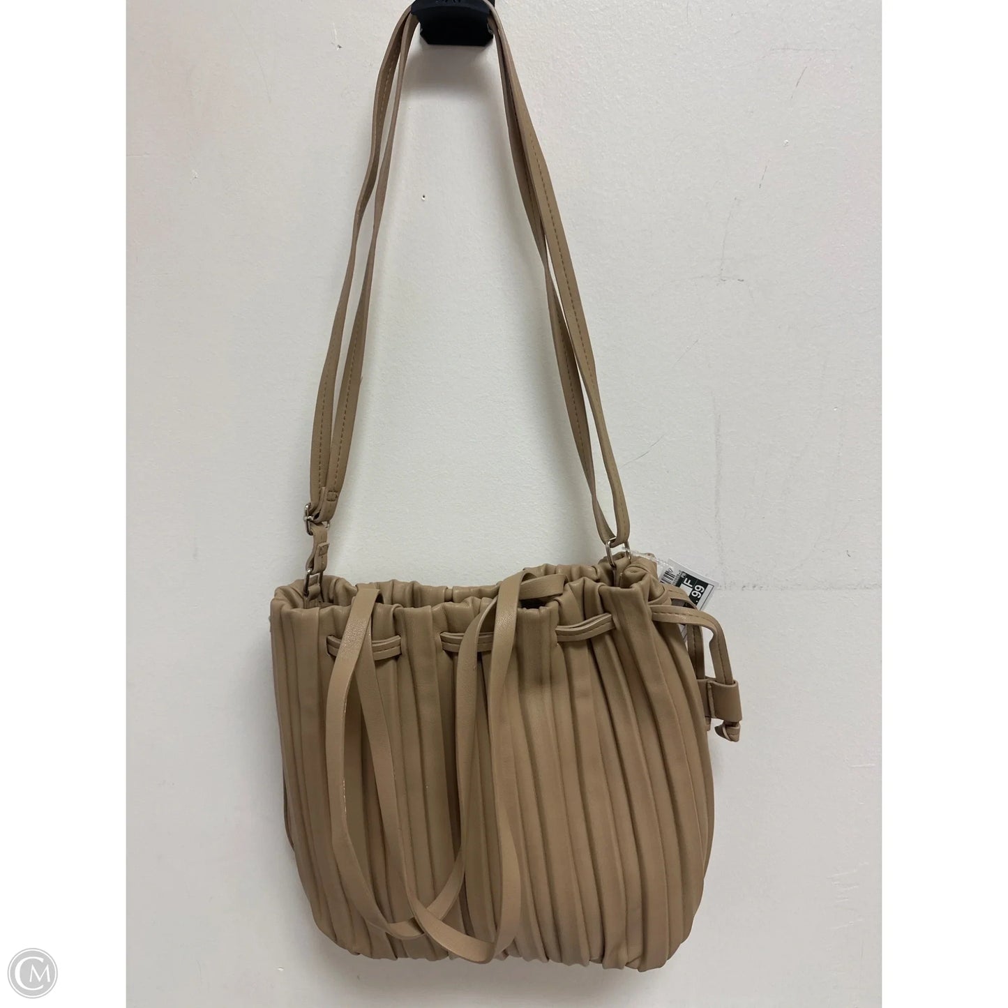 Crossbody By Clothes Mentor, Size: Medium