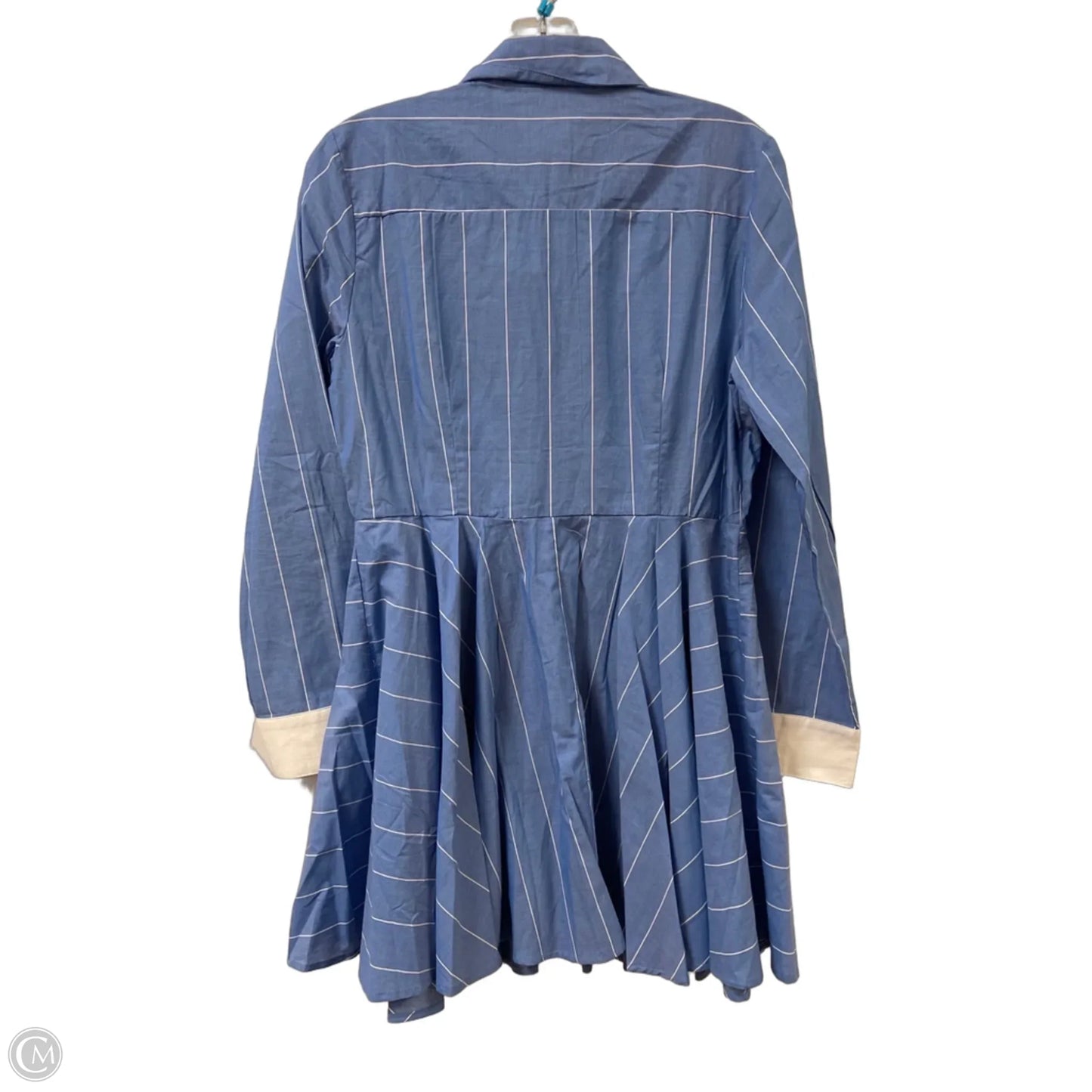 Dress Casual Short By Clothes Mentor In Blue & White, Size: M