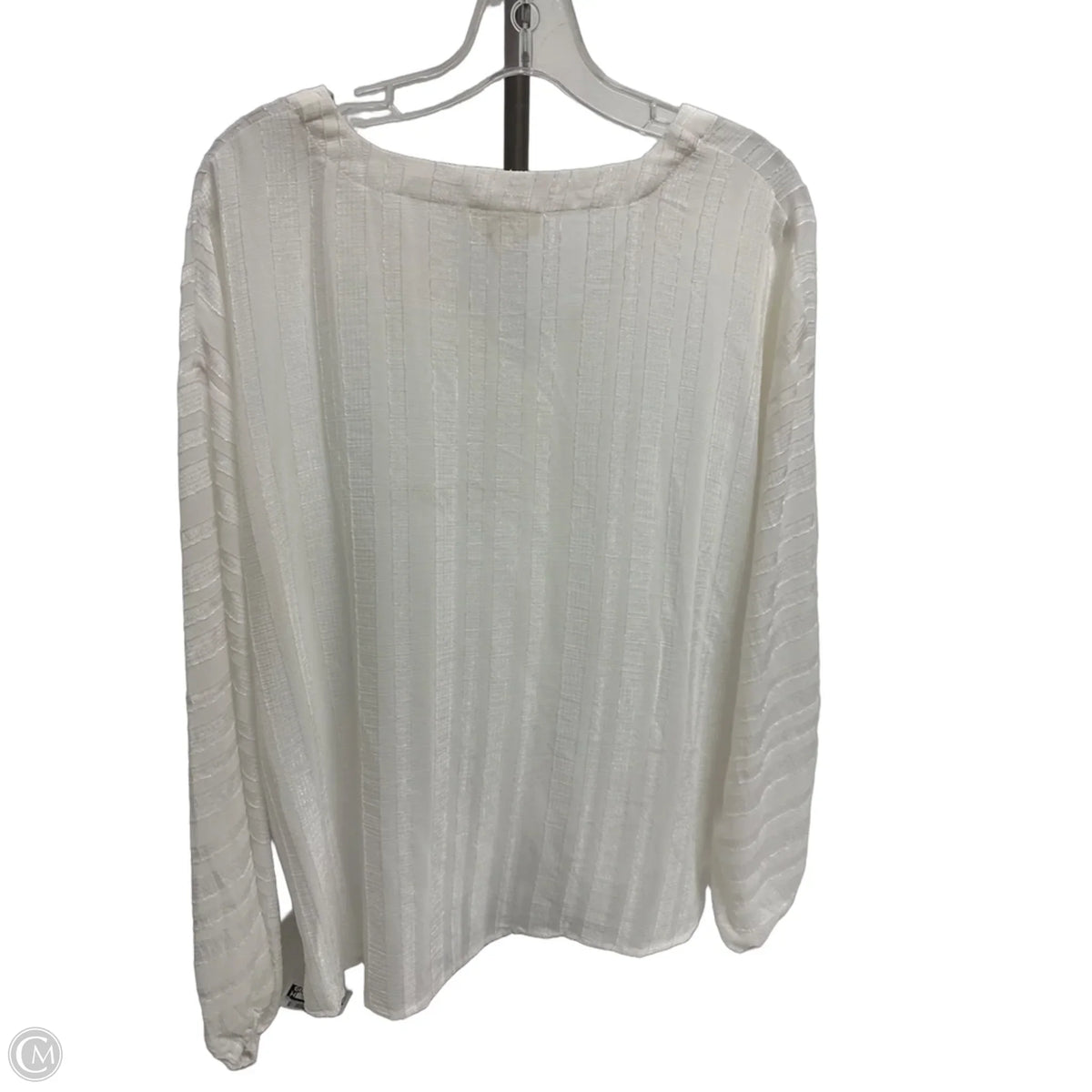 Top Long Sleeve By Entro In White, Size: L