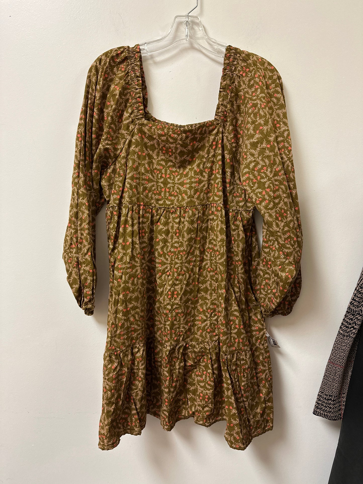 Dress Casual Short By Universal Thread In Green, Size: L