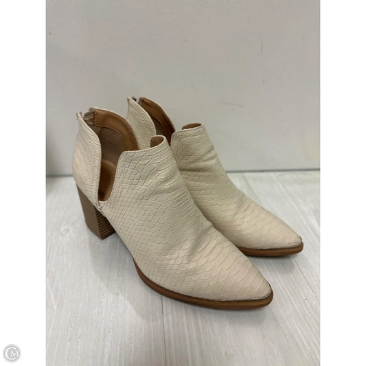 Boots Ankle Heels By Comfort Casual In White, Size: 10