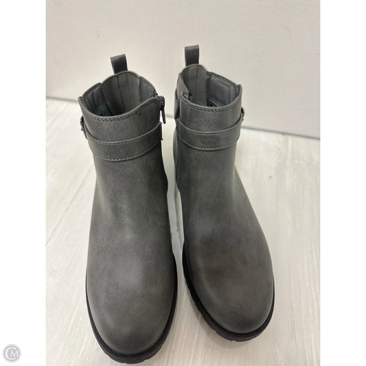 Boots Ankle Flats By Sugar In Grey, Size: 8.5