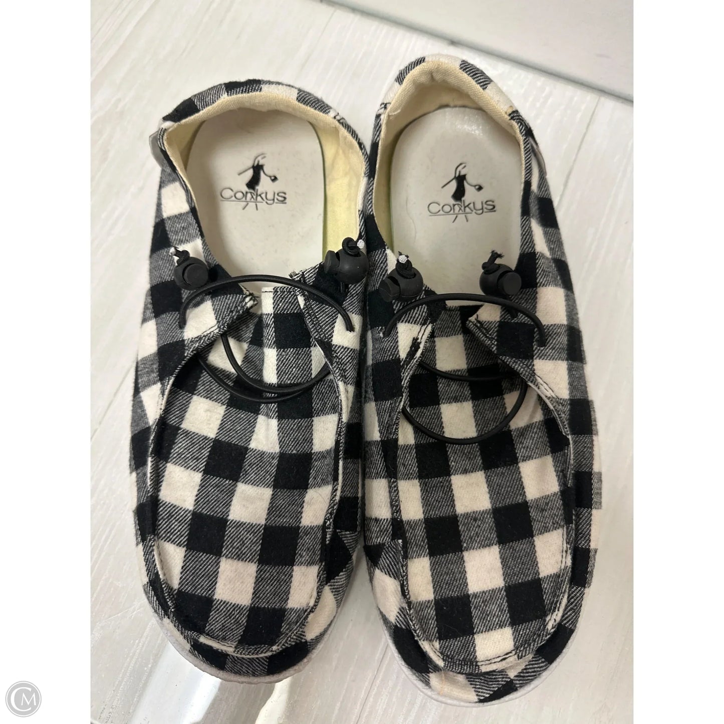 Shoes Flats By Corkys In Black & White, Size: 10