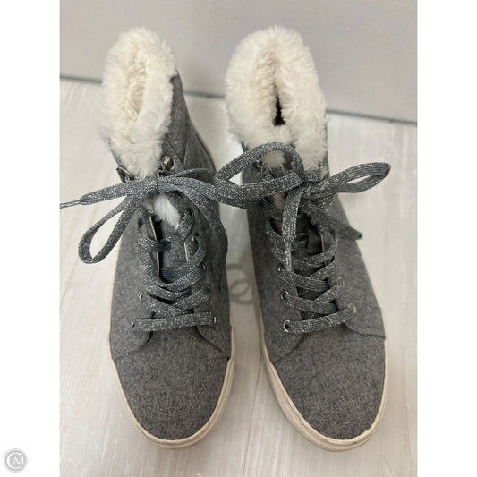 Shoes Sneakers By Old Navy In Grey, Size: 7