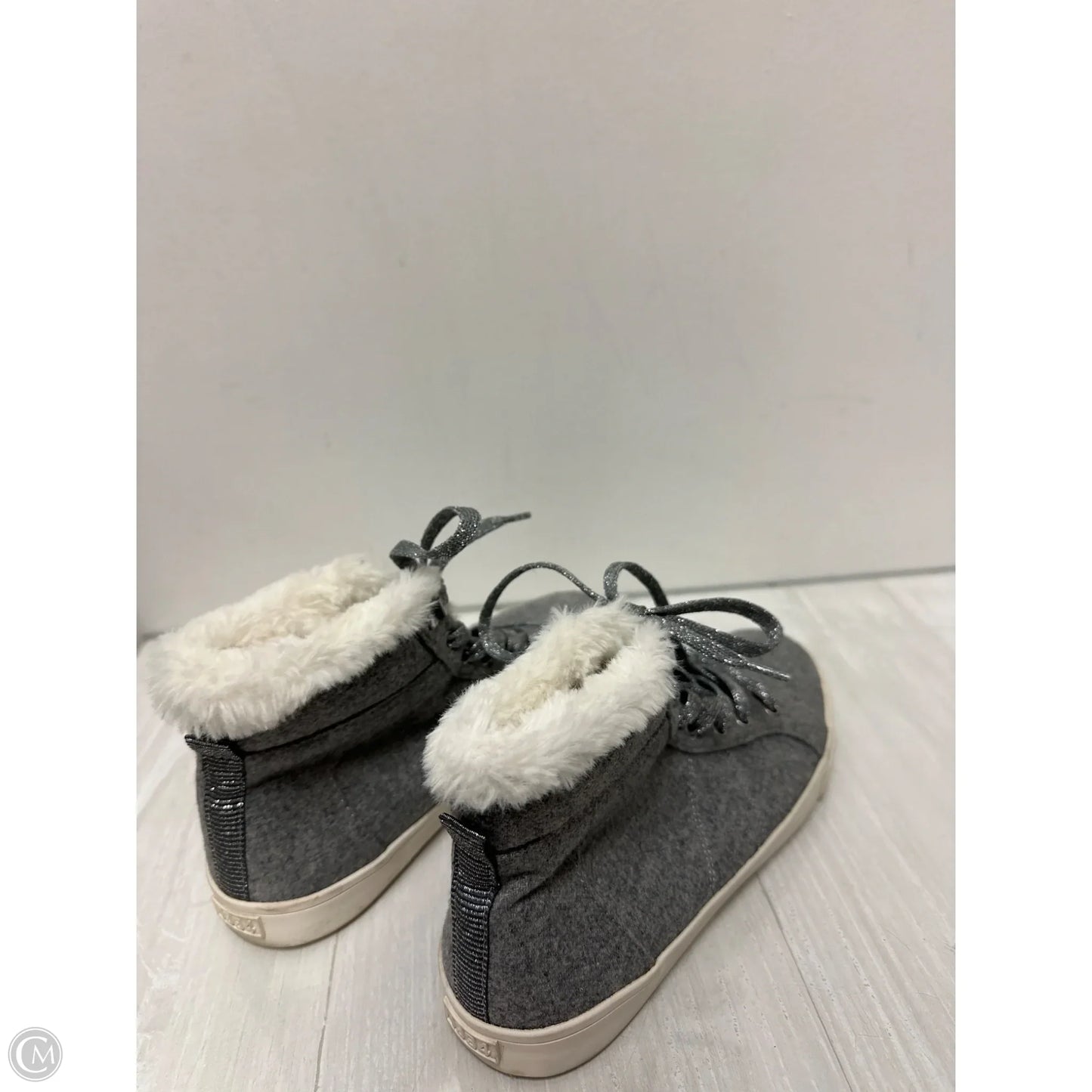 Shoes Sneakers By Old Navy In Grey, Size: 7