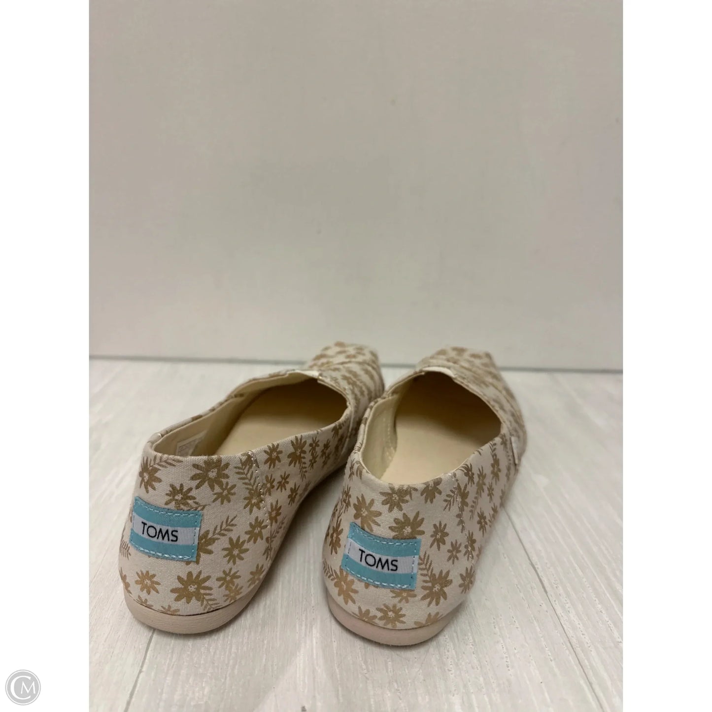 Shoes Flats By Toms In Gold, Size: 7.5