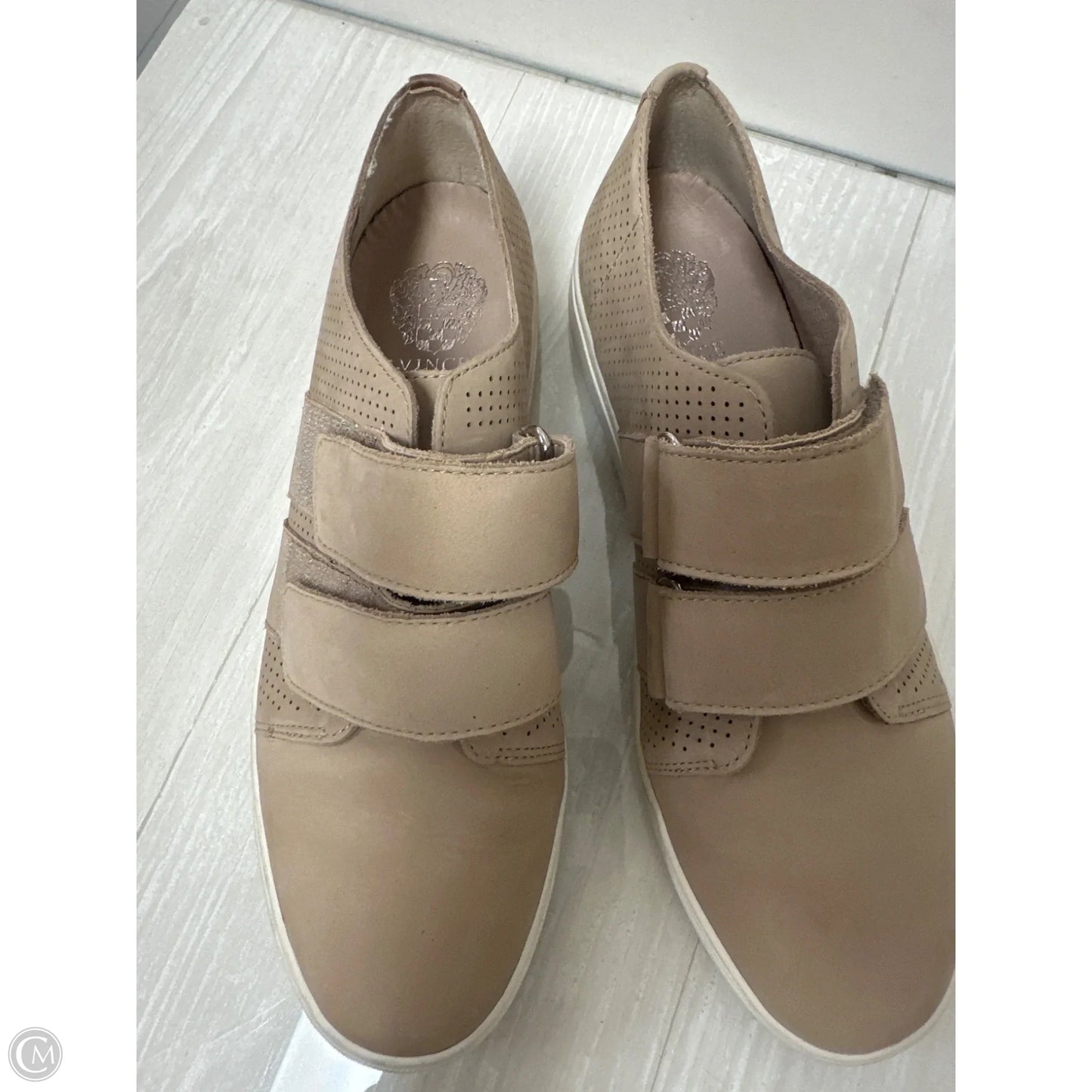 Shoes Flats By Vince Camuto In Cream, Size: 9