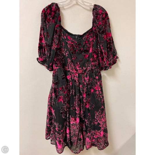 Dress Casual Short By Torrid In Black & Pink, Size: 1x