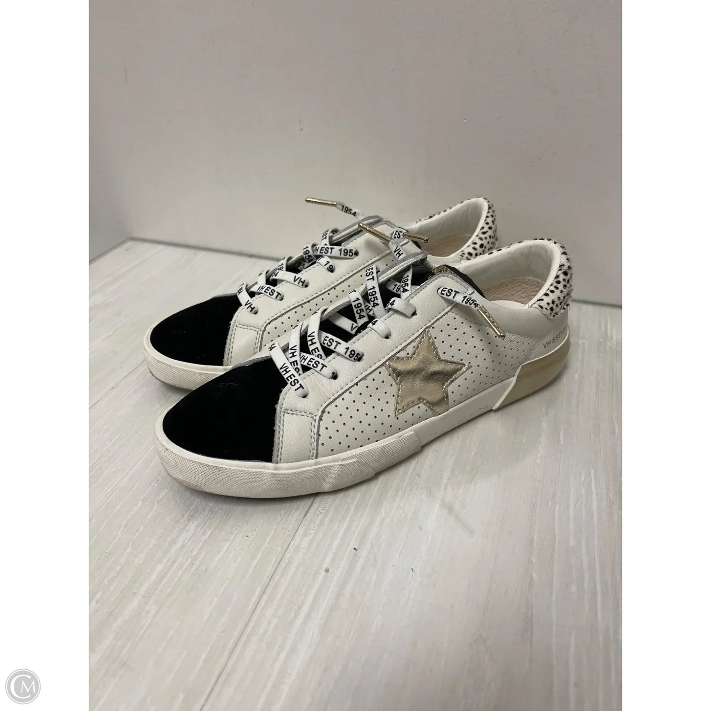 Shoes Sneakers By Vintage Havana In Black & White, Size: 10