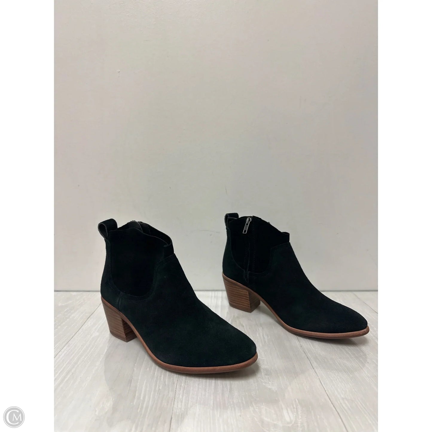 Boots Designer By Ugg In Black, Size: 8.5