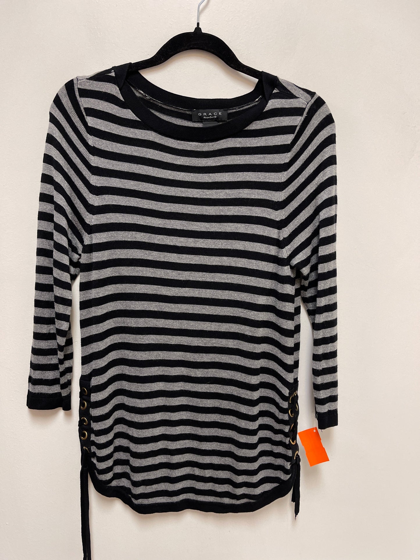 Sweater By Grace In Black & Grey, Size: L