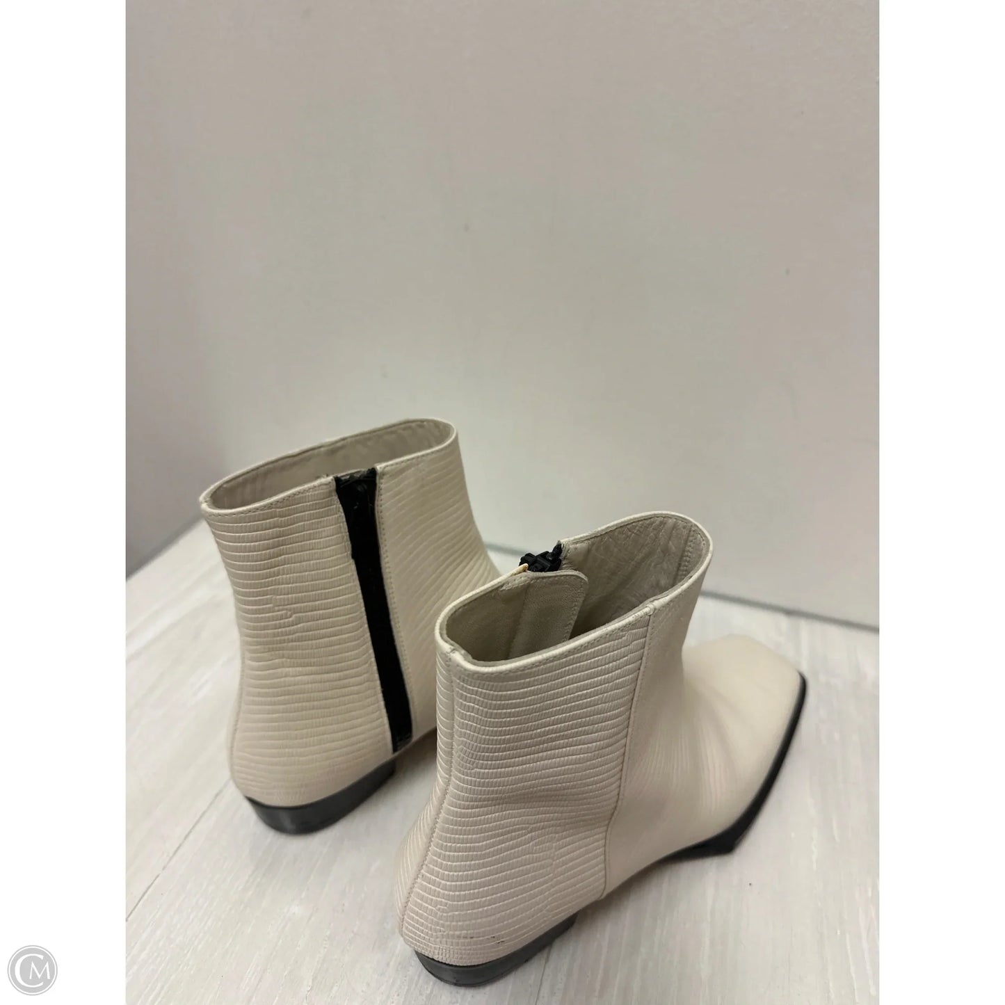 Boots Ankle Flats By Frame In White, Size: 6.5