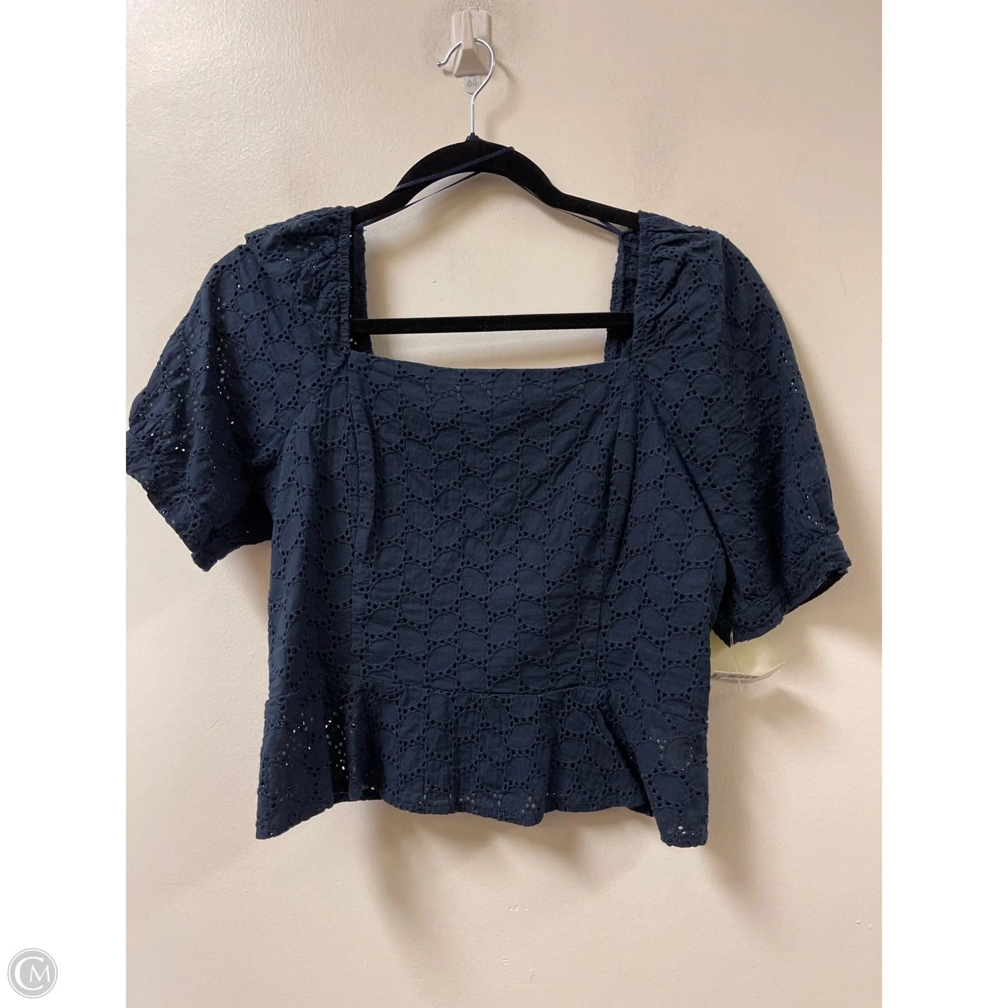 Top Short Sleeve By Draper James In Navy, Size: M