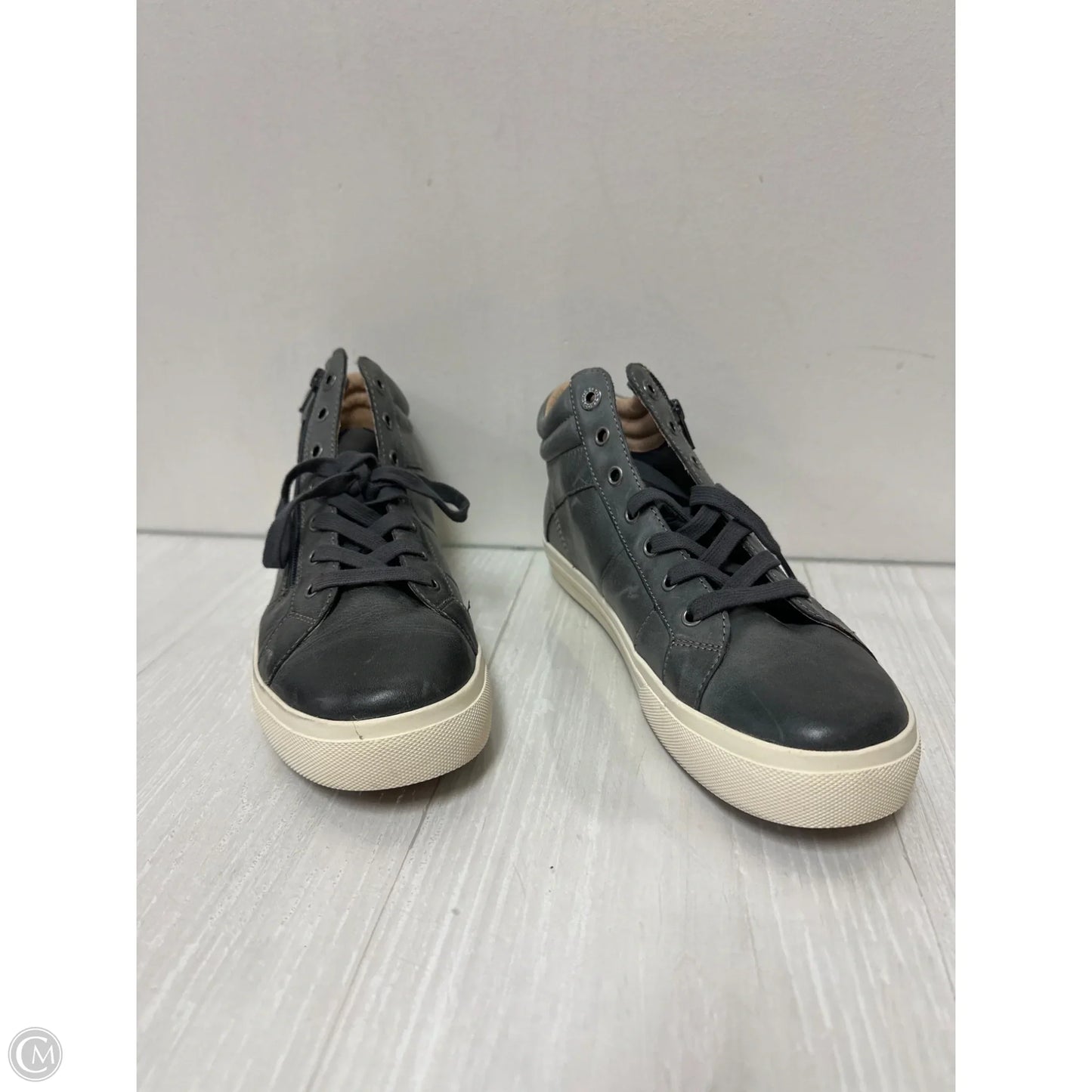 Shoes Flats By Taos In Silver, Size: 10