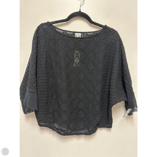 Top Short Sleeve By Akemi And Kin In Black, Size: S