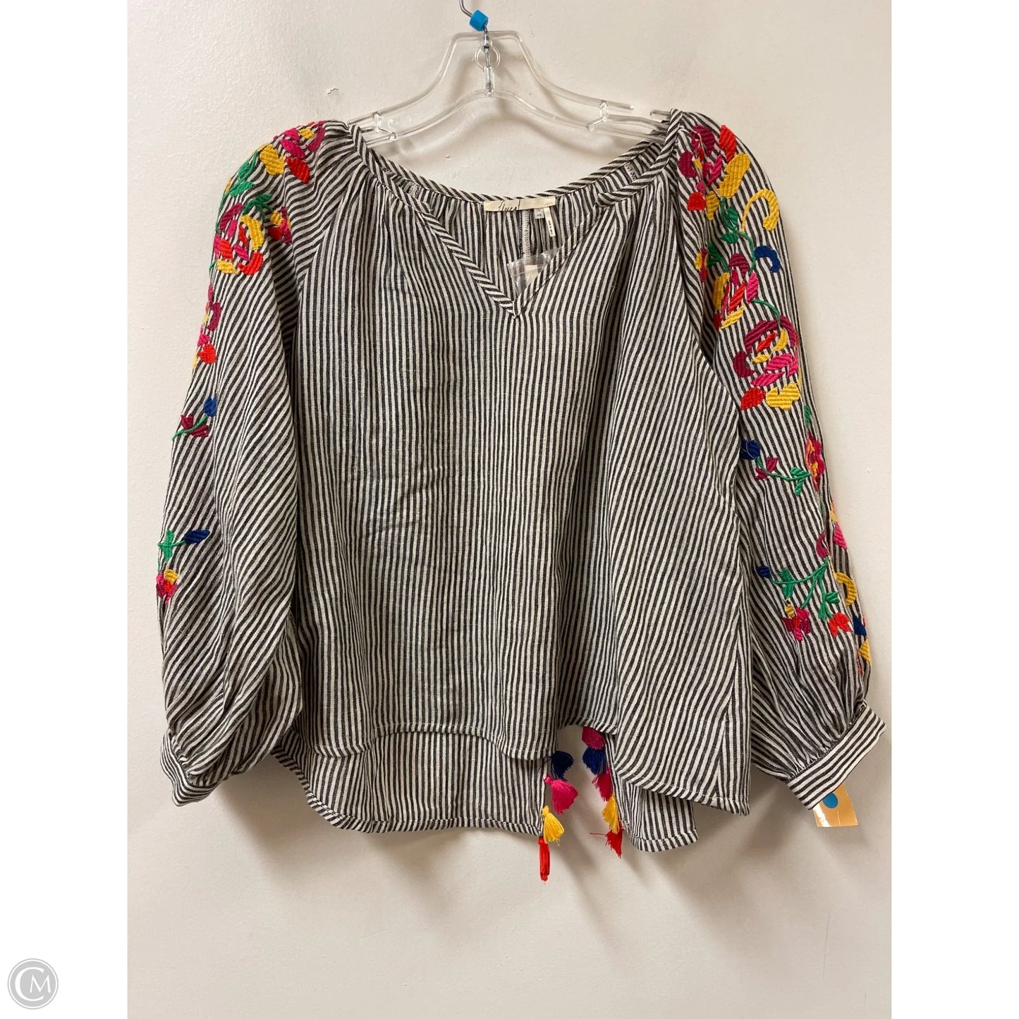 Top Long Sleeve By Floreat In Grey, Size: Xxs