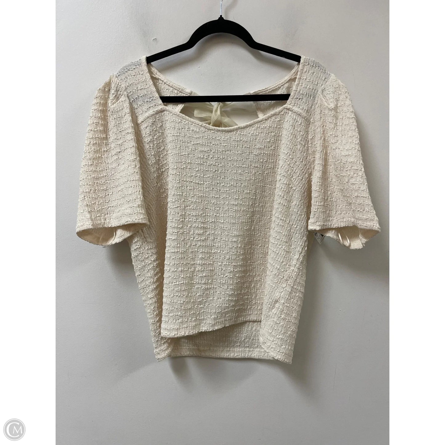 Top Short Sleeve By Davi & Dani In Cream, Size: L