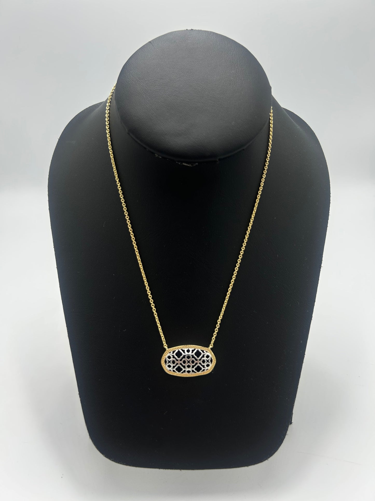 Necklace Designer By Kendra Scott