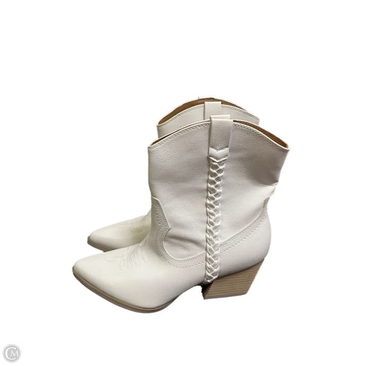 Boots Ankle Heels By Dolce Vita In White, Size: 9