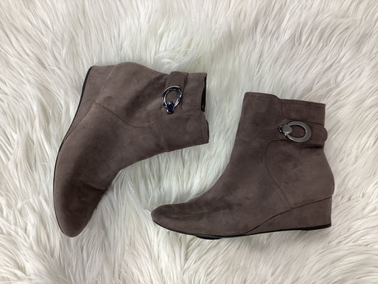 Boots Ankle Heels By Cmc In Brown, Size:8.5