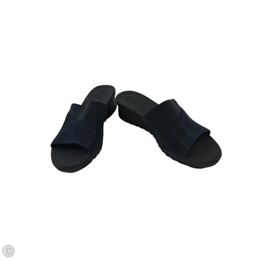 Sandals Heels Wedge By Clothes Mentor In Black & Blue, Size: 7.5