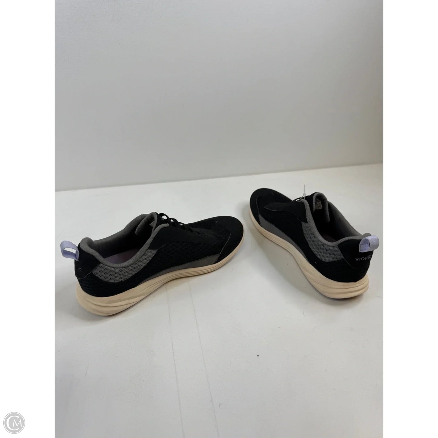 Shoes Sneakers By Vionic In Black, Size: 8