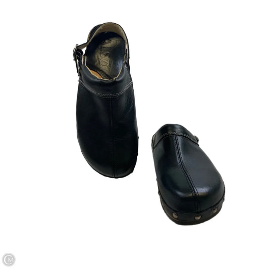 Shoes Flats By Clothes Mentor In Black, Size: 10