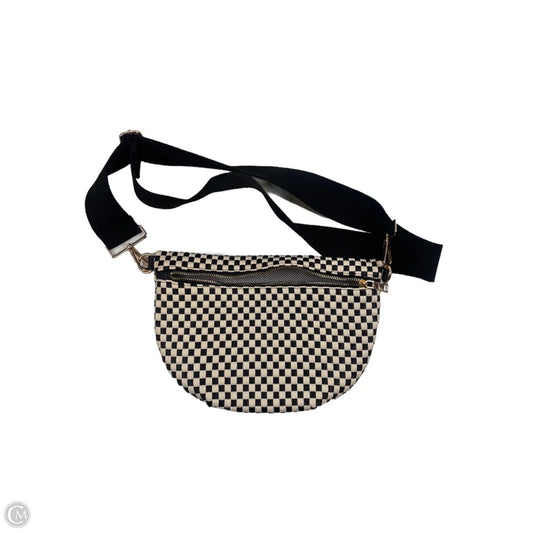 Crossbody By Clothes Mentor, Size: Medium