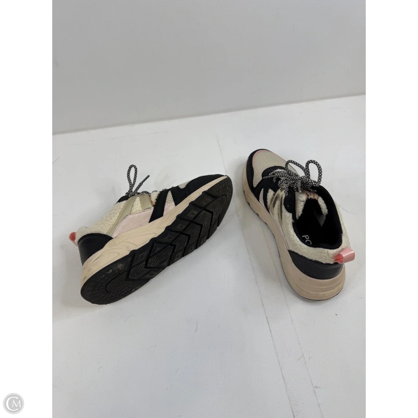Shoes Sneakers By Clothes Mentor In Black & Cream, Size: 7.5