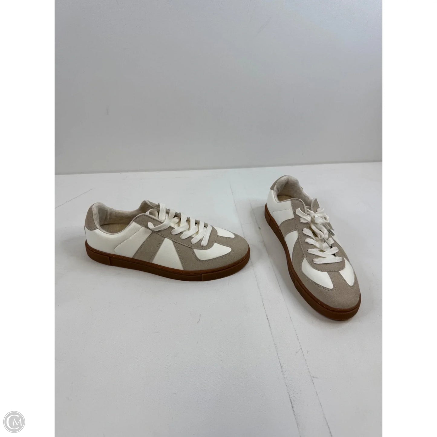 Shoes Sneakers By Cushionaire In Black & Tan, Size: 10