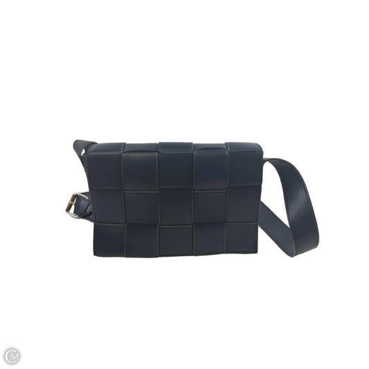 Crossbody Designer By Sondra Roberts, Size: Medium