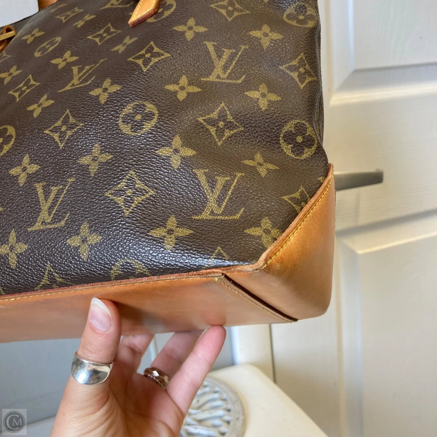 Handbag Luxury Designer By Louis Vuitton, Size: Medium