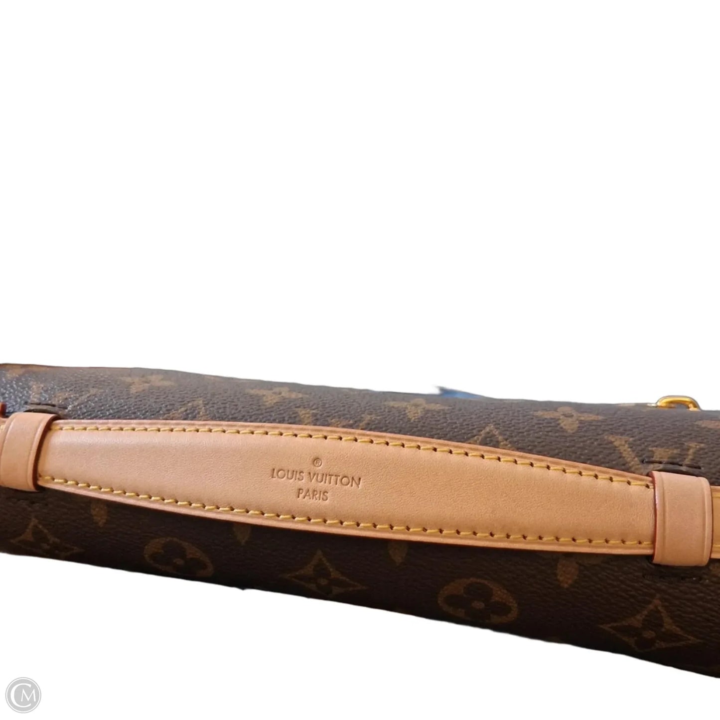 Crossbody Luxury Designer By Louis Vuitton, Size: Medium