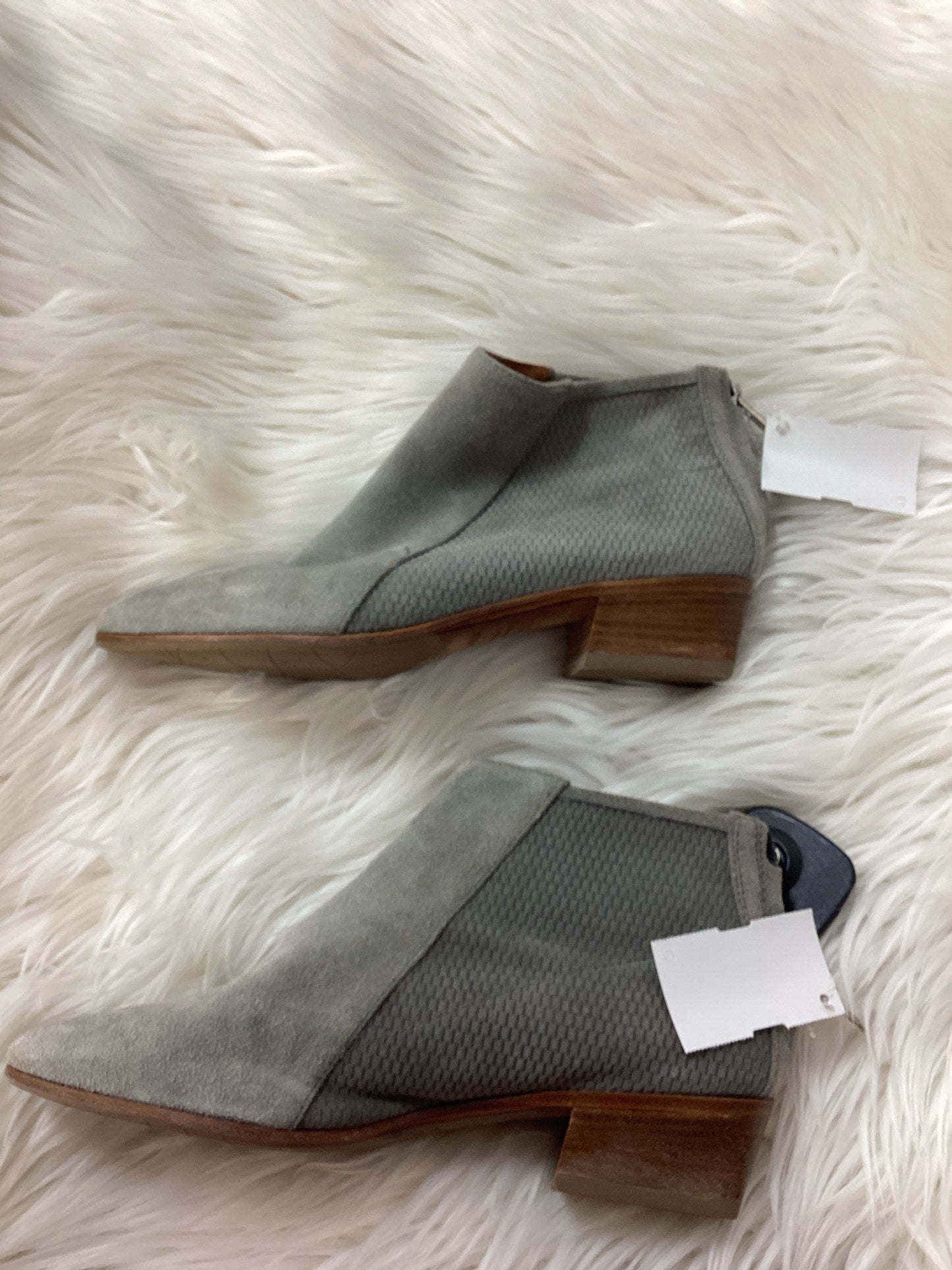 Boots Ankle Flats By Aquatalia In Grey, Size:6.5