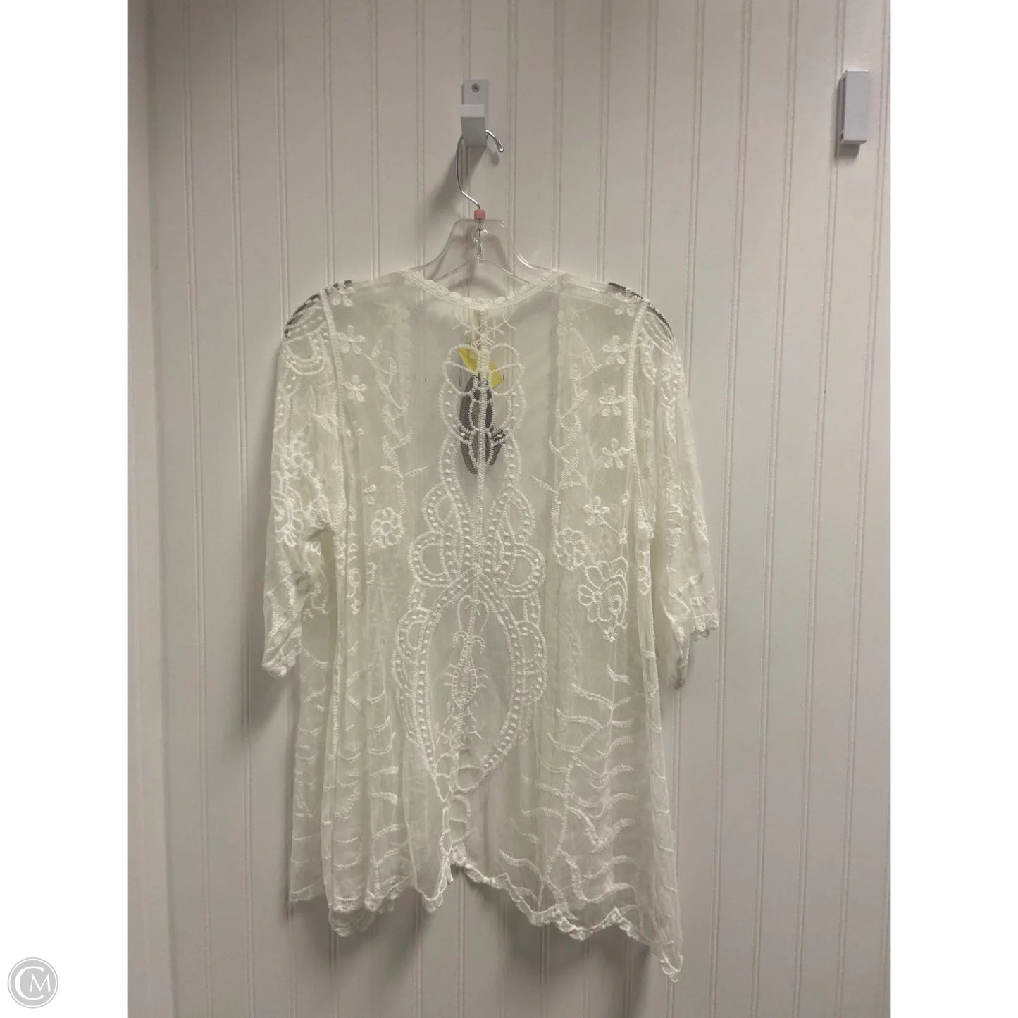 Shawl By Clothes Mentor In Cream, Size: Xl