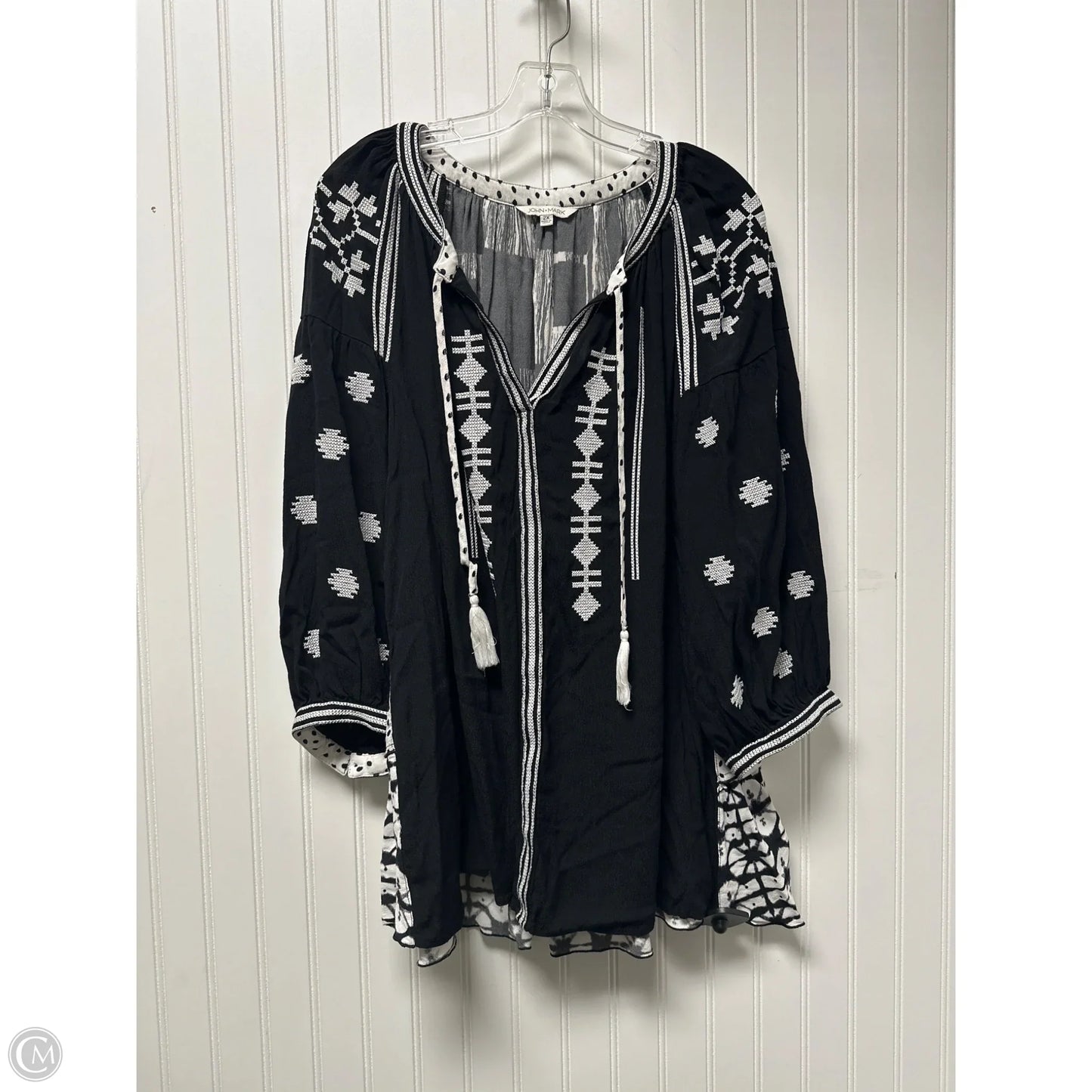 Top Long Sleeve By John Mark In Black & White, Size: 2x