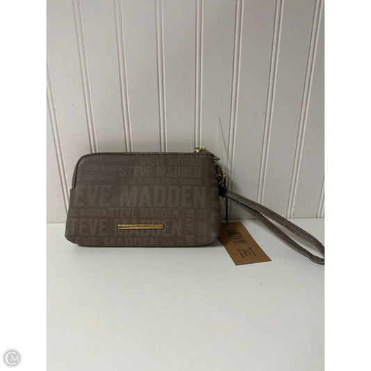 Wristlet By Steve Madden, Size: Medium