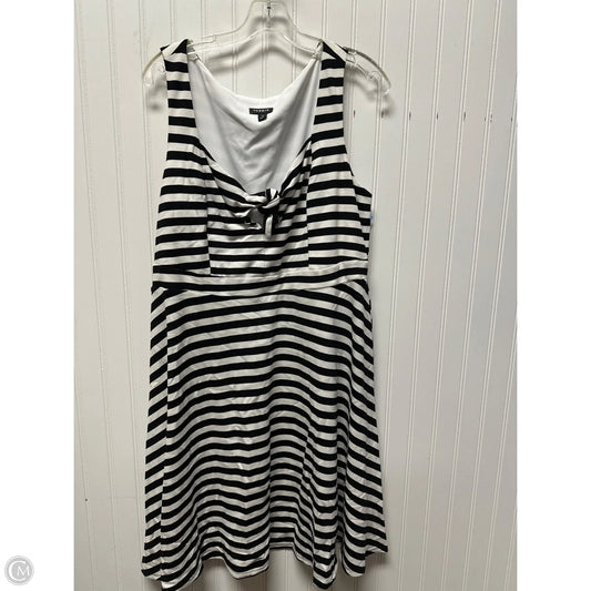 Dress Casual Short By Torrid In Black & White, Size: 1x