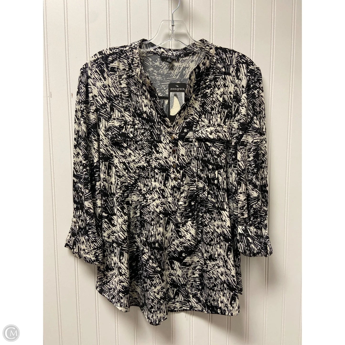 Top 3/4 Sleeve By Clothes Mentor In Black & White, Size: L