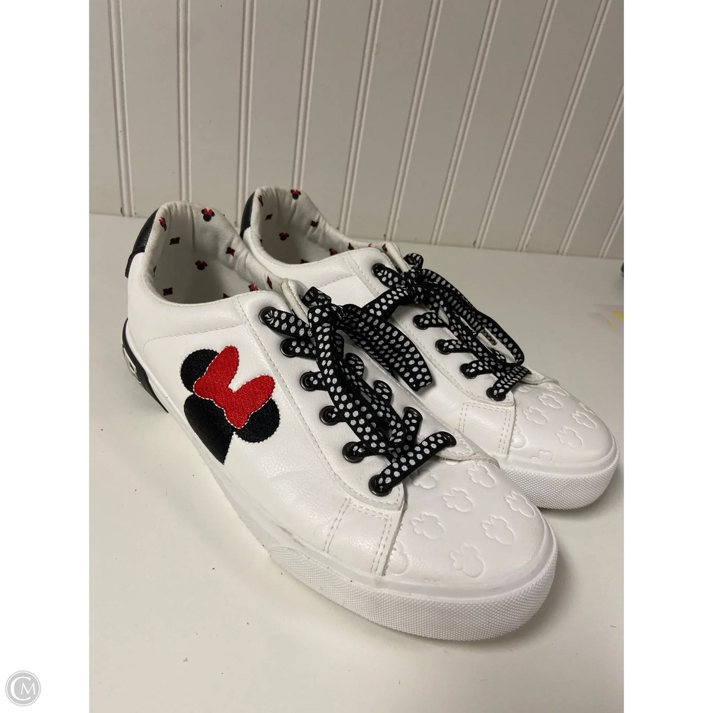 Shoes Sneakers By Disney In White, Size: 8.5
