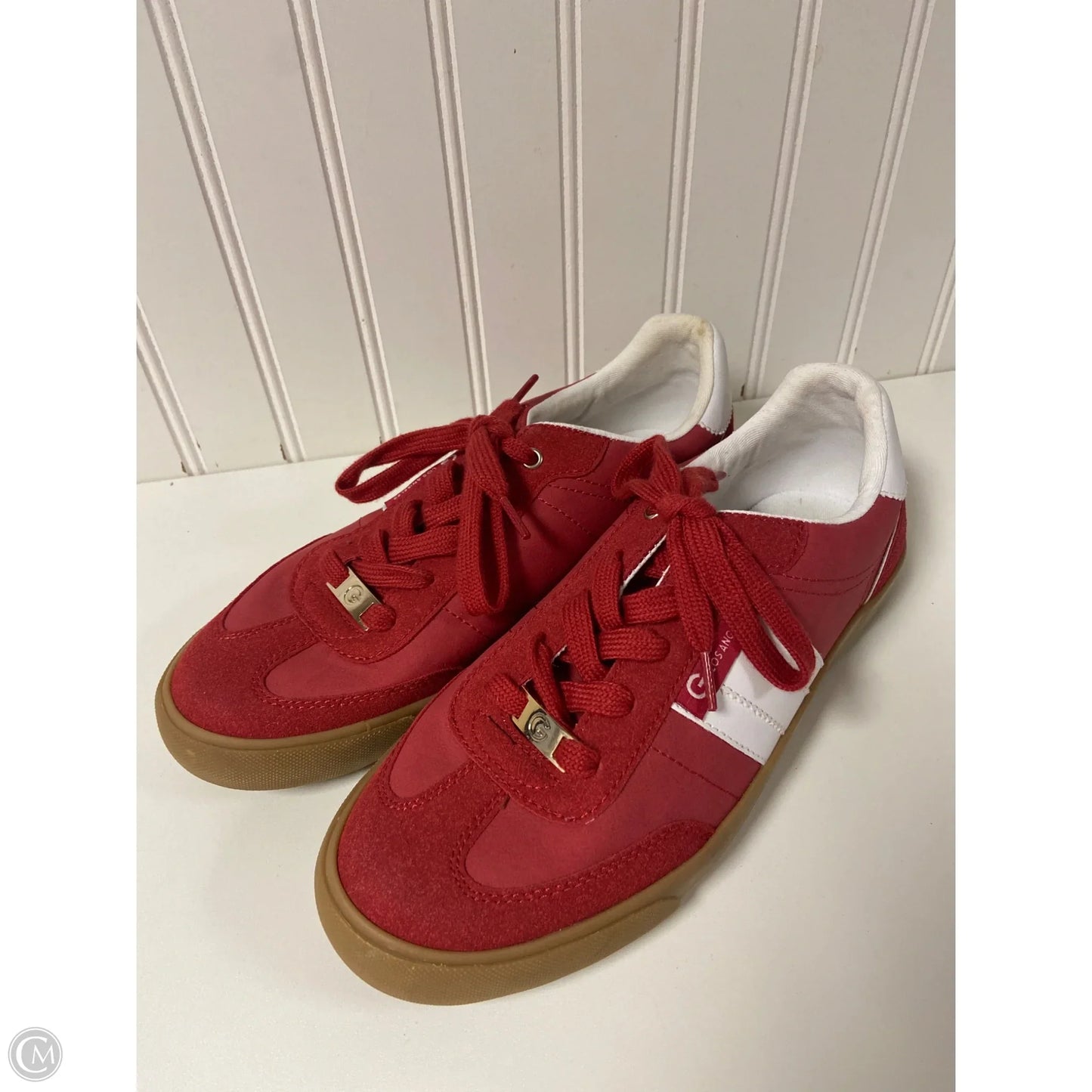 Shoes Sneakers By Guess In Red & White, Size: 9