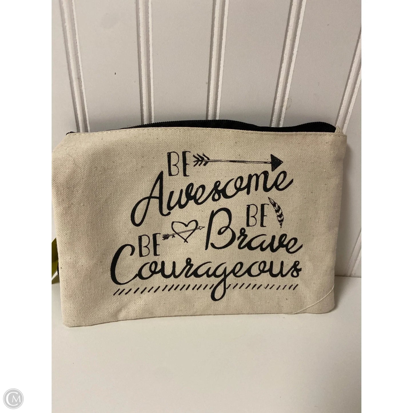 Wristlet By Clothes Mentor, Size: Large