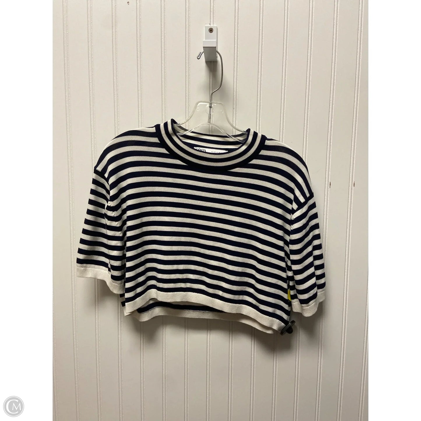 Top Short Sleeve By Zara In Striped Pattern, Size: M