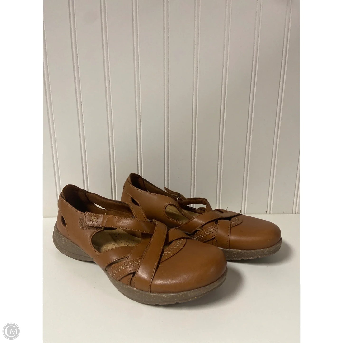 Shoes Flats By Clarks In Tan, Size: 8.5