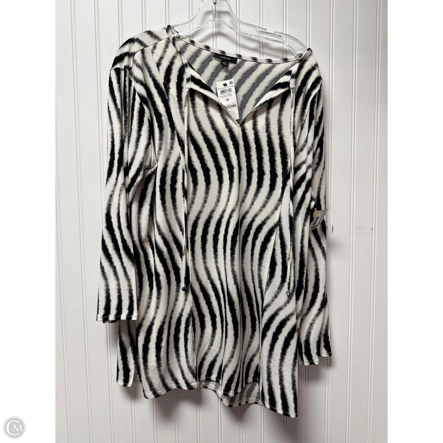 Top Long Sleeve By Alfani In Black & White, Size: 1x