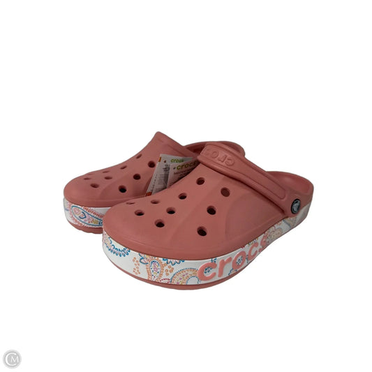 Shoes Flats By Crocs In Pink, Size: 9