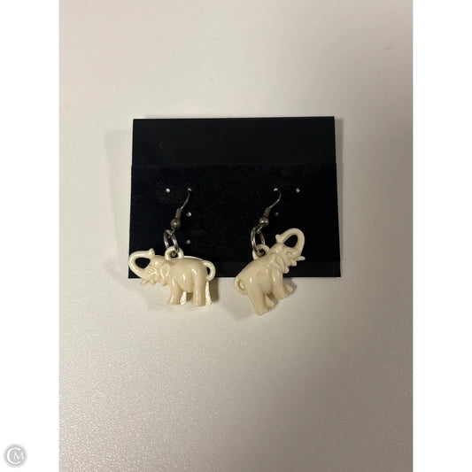 Earrings Dangle/drop By Clothes Mentor