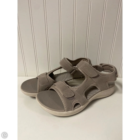 Sandals Flats By Clarks In Grey, Size: 9